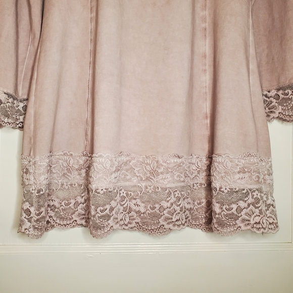 Tredy Lace Trimmed Tunic – European Size 38 – Powder Pink - Picture 2 of 6